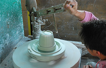 植木鉢の製品工程をご紹介｜井澤製陶